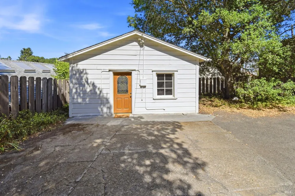 171 High Street Sebastopol, CA 95472
