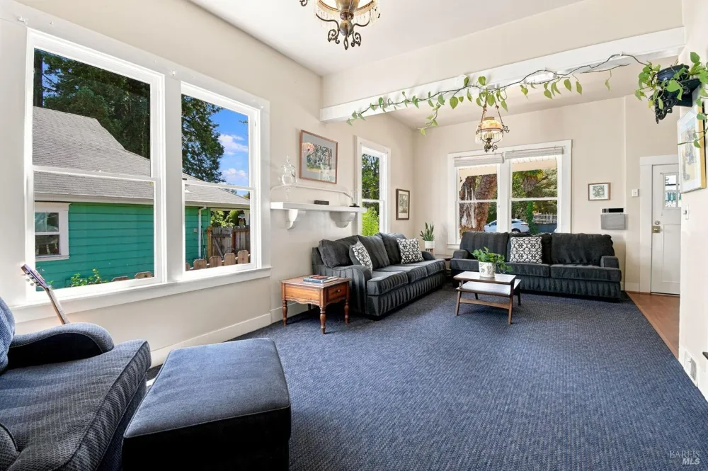171 High Street Sebastopol, CA 95472