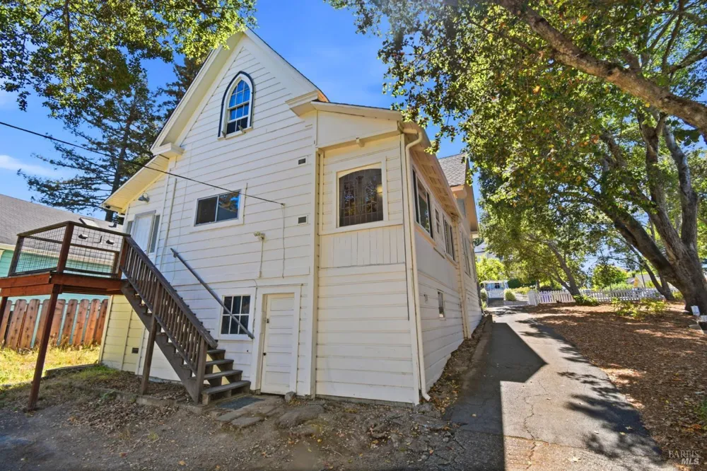 171 High Street Sebastopol, CA 95472