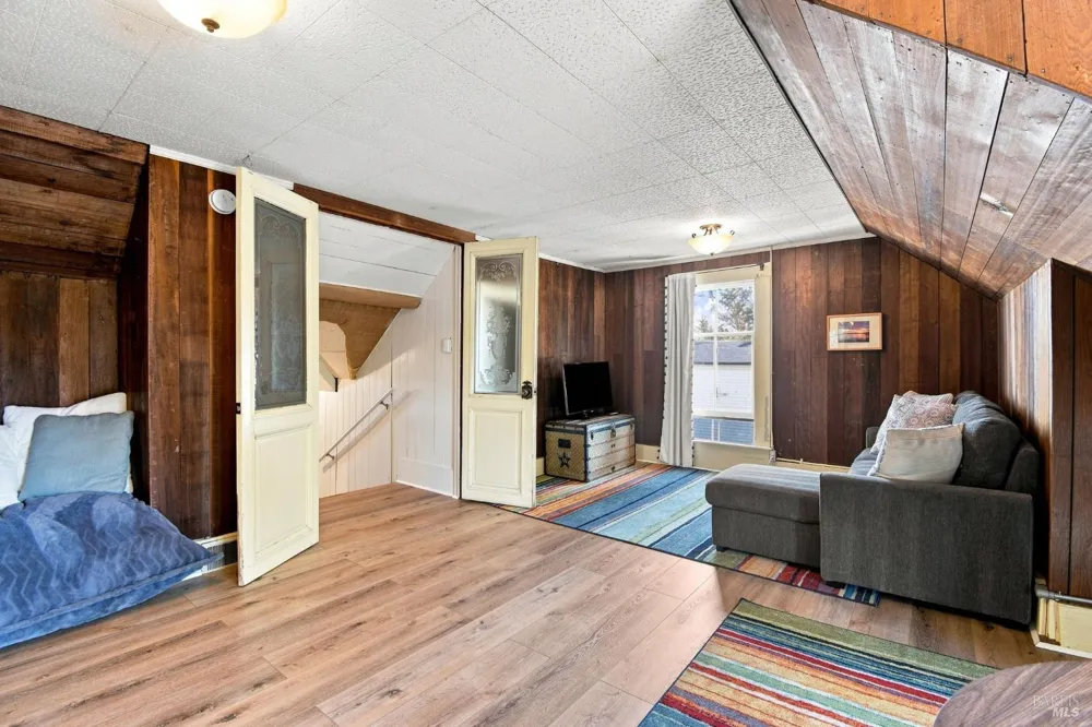171 High Street Sebastopol, CA 95472