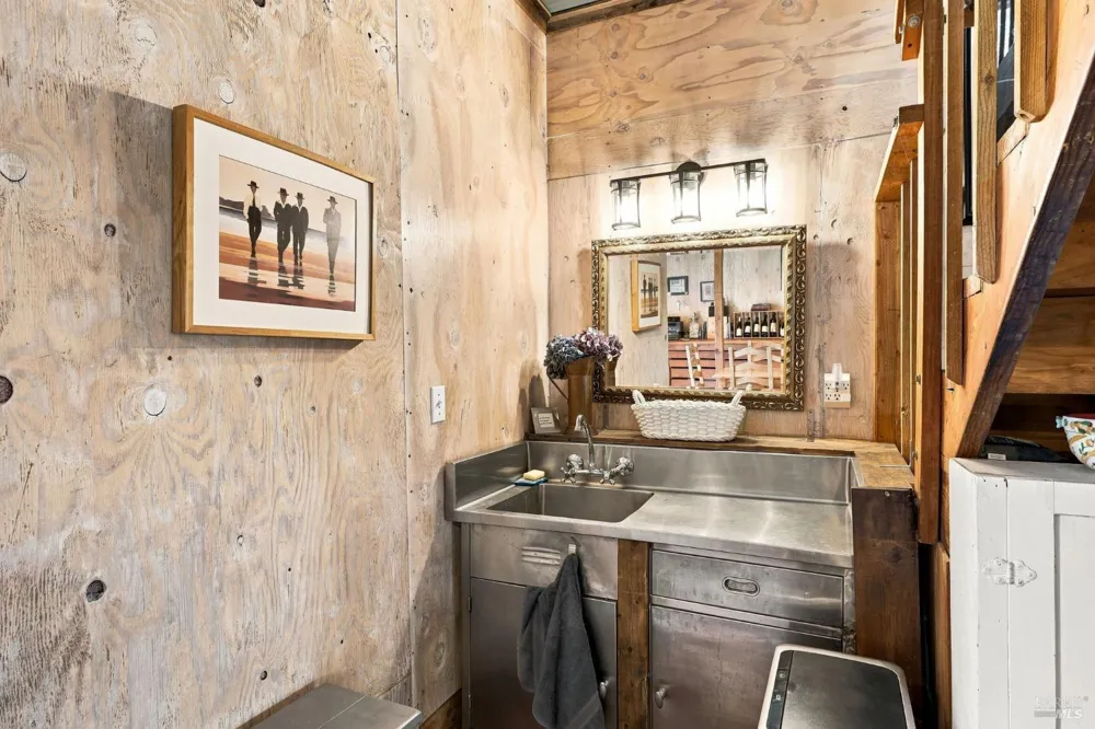 1750 Lytton Springs Road Healdsburg, CA 95448