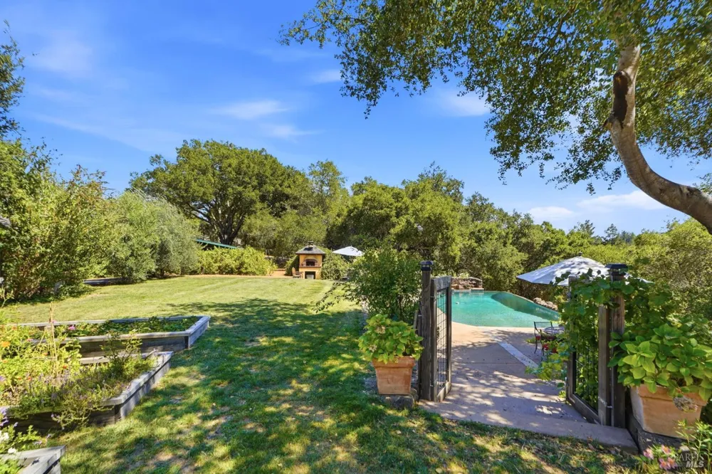 1750 Lytton Springs Road Healdsburg, CA 95448
