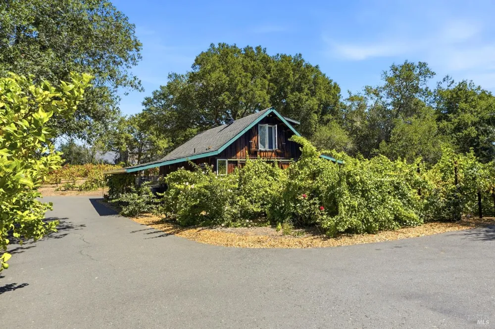 1750 Lytton Springs Road Healdsburg, CA 95448