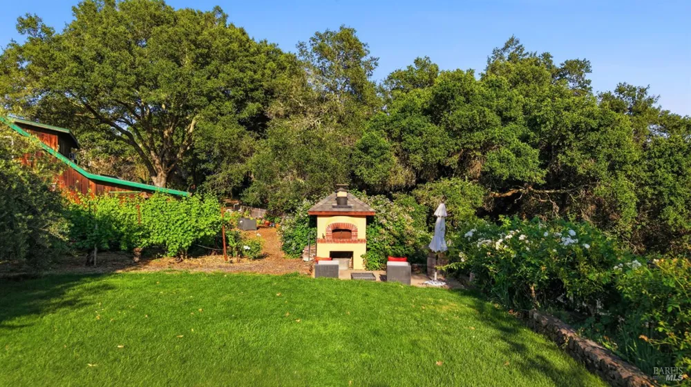 1750 Lytton Springs Road Healdsburg, CA 95448