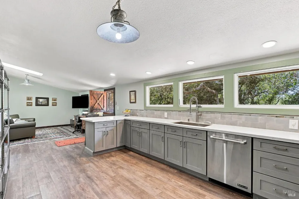 1750 Lytton Springs Road Healdsburg, CA 95448