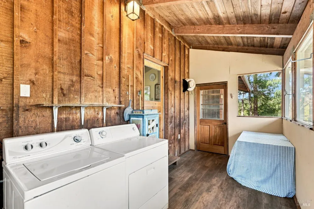 1750 Lytton Springs Road Healdsburg, CA 95448