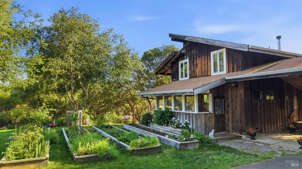 1750 Lytton Springs Road Healdsburg, CA 95448