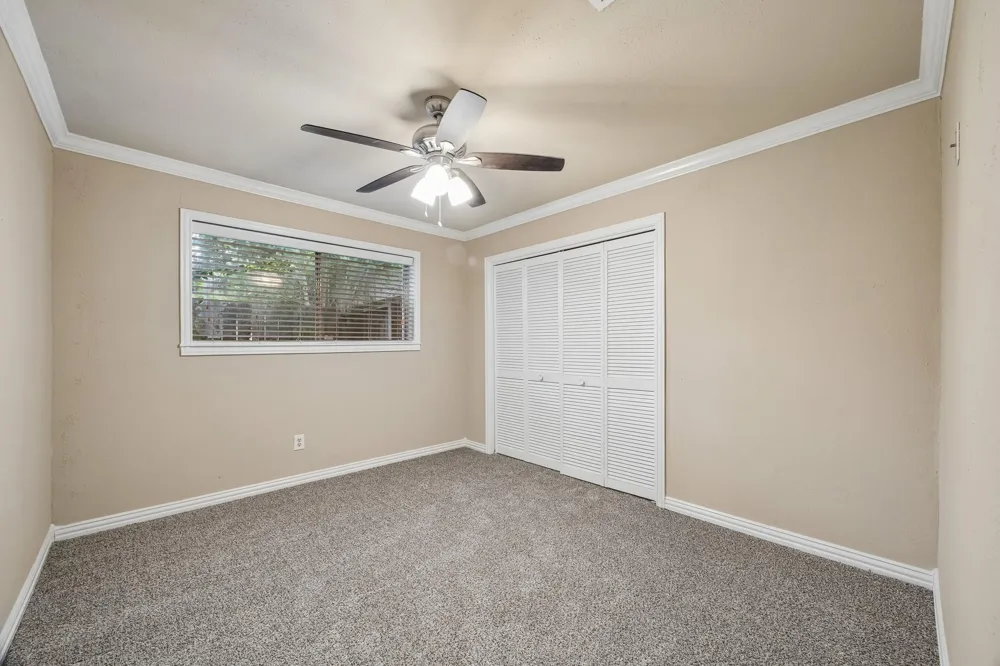 511 Debbie Lane Alvin, TX 77511