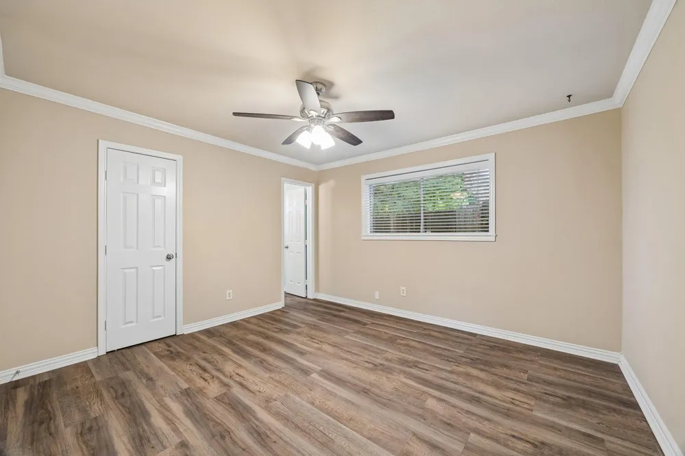 511 Debbie Lane Alvin, TX 77511