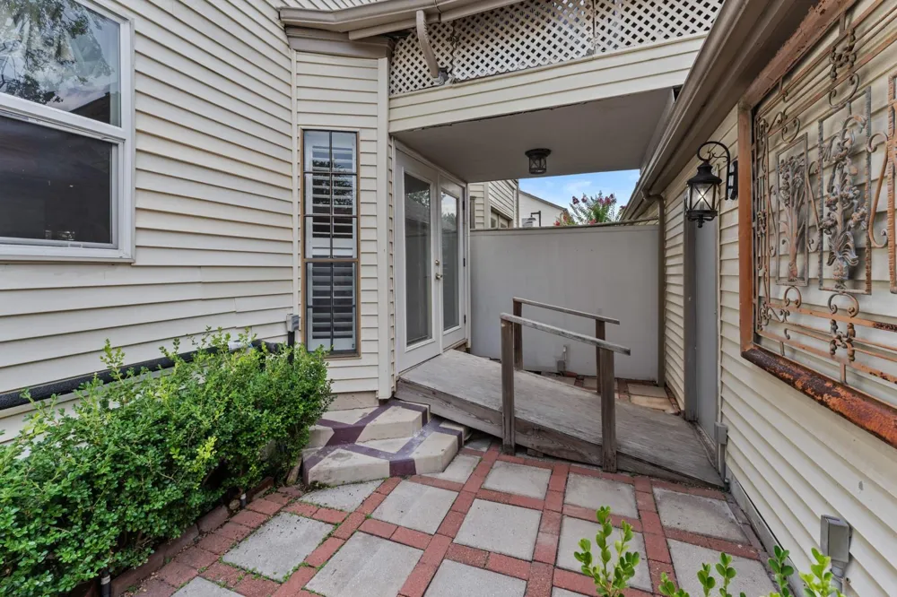 3300 Bellefontaine Street #42 Houston, TX 77025