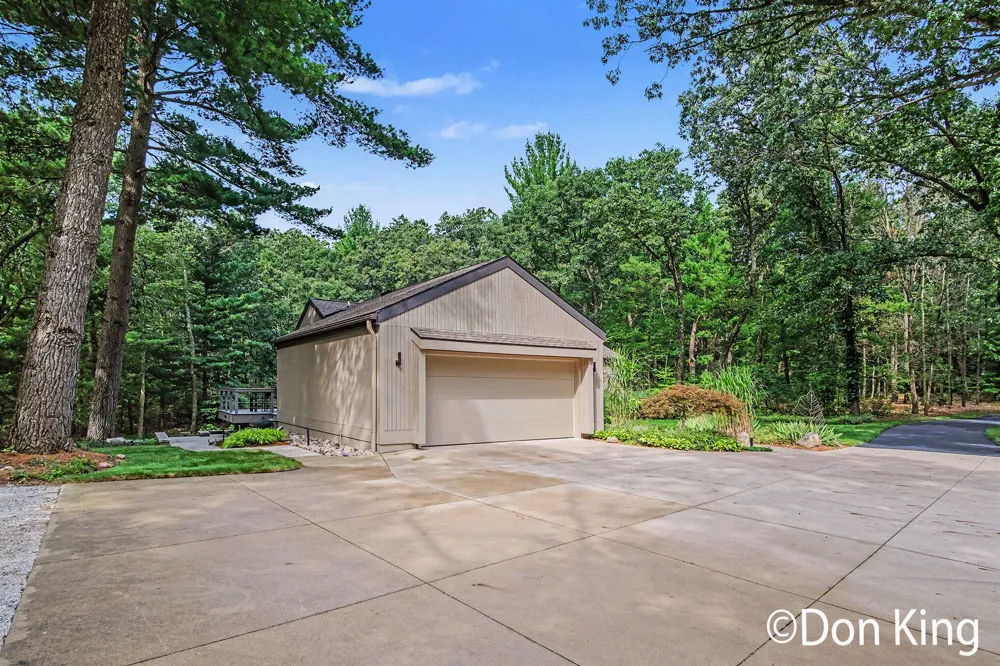 9020 Bailey Drive NE Ada, MI 49301