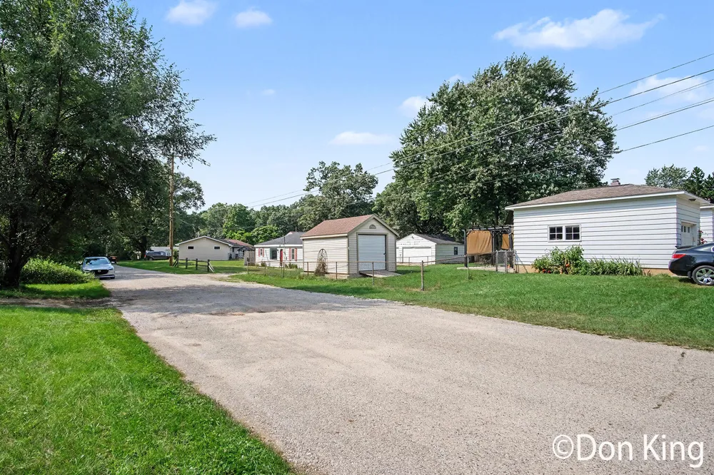 3717 Ivy Drive NE Grand Rapids, MI 49525