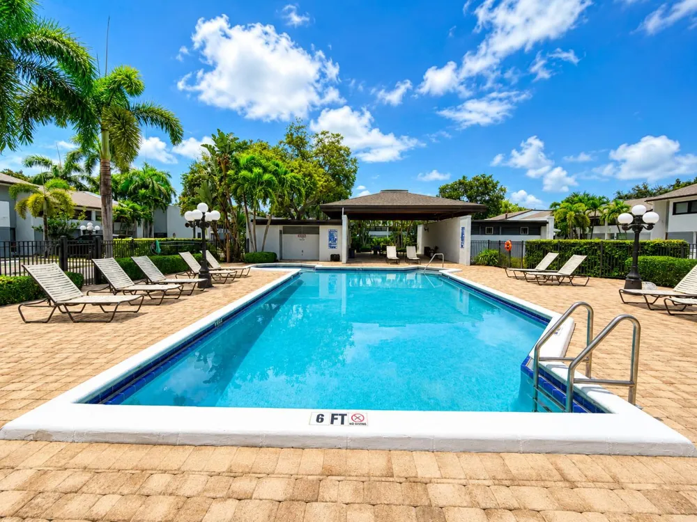 3900 NE 18TH AVENUE #21E Oakland Park, FL 33334