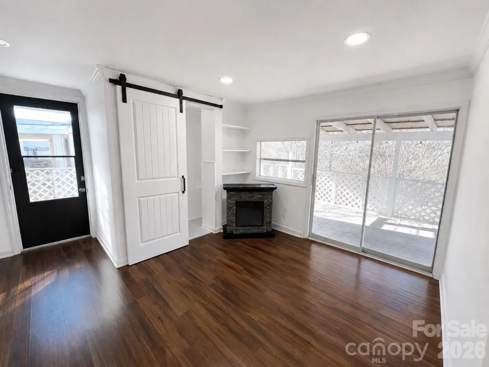 322 Mount View Lane New London, NC 28127
