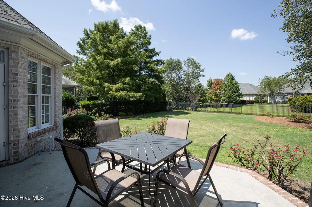2109 Bay Colony Lane Wilmington, NC 28405