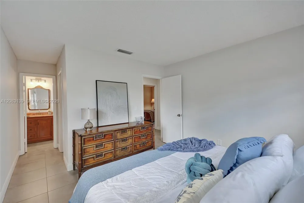 10214 SW 26th Ter Miami, FL 33165