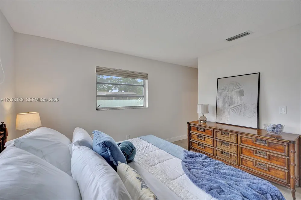 10214 SW 26th Ter Miami, FL 33165