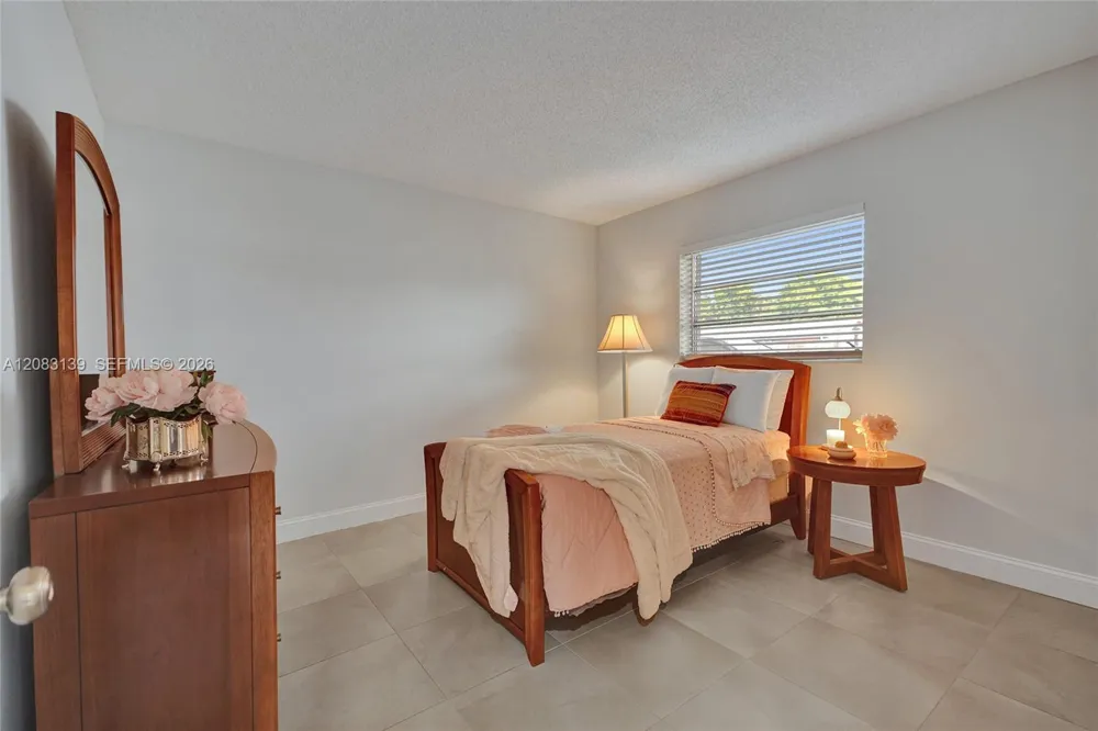 10214 SW 26th Ter Miami, FL 33165