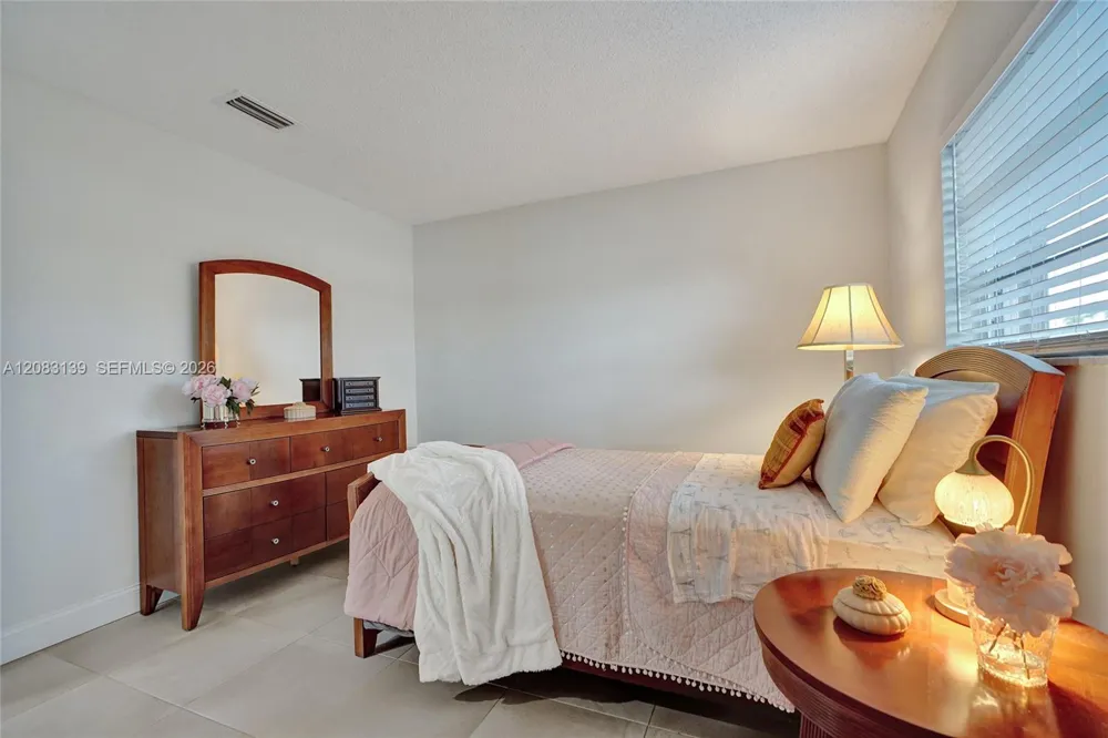 10214 SW 26th Ter Miami, FL 33165