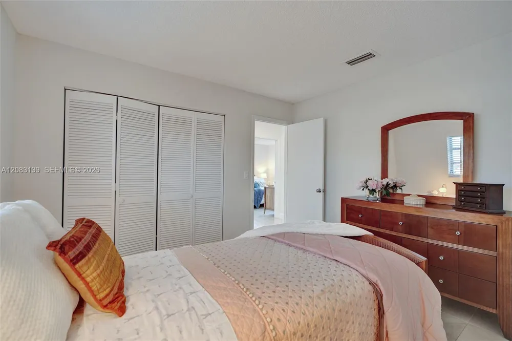 10214 SW 26th Ter Miami, FL 33165