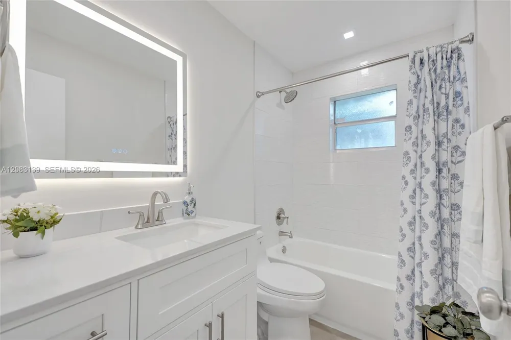 10214 SW 26th Ter Miami, FL 33165