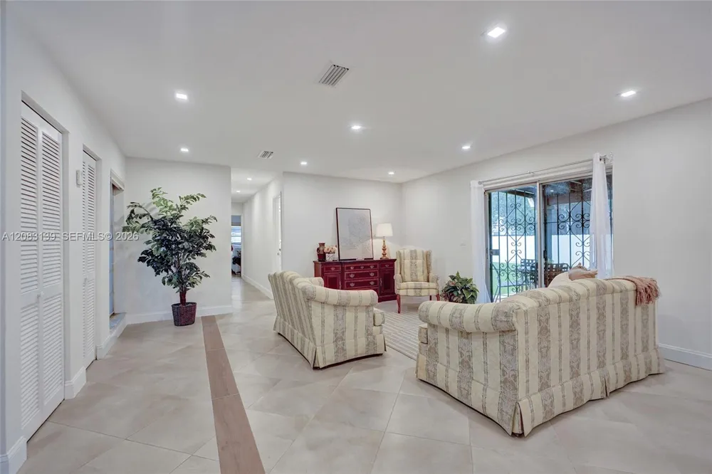 10214 SW 26th Ter Miami, FL 33165