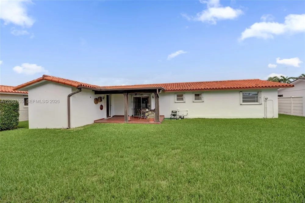 10214 SW 26th Ter Miami, FL 33165