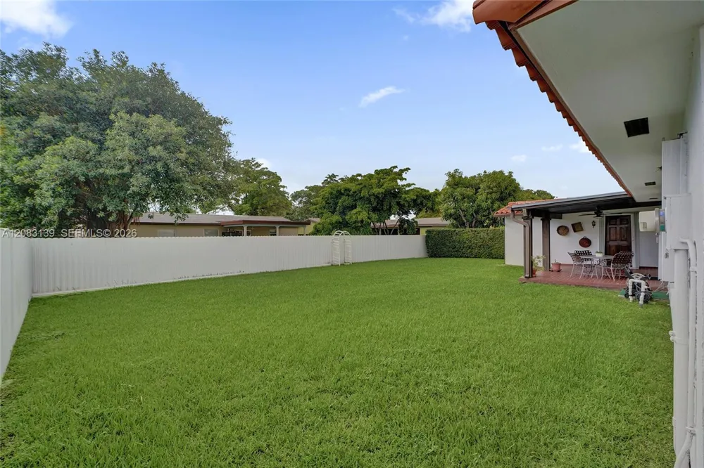 10214 SW 26th Ter Miami, FL 33165