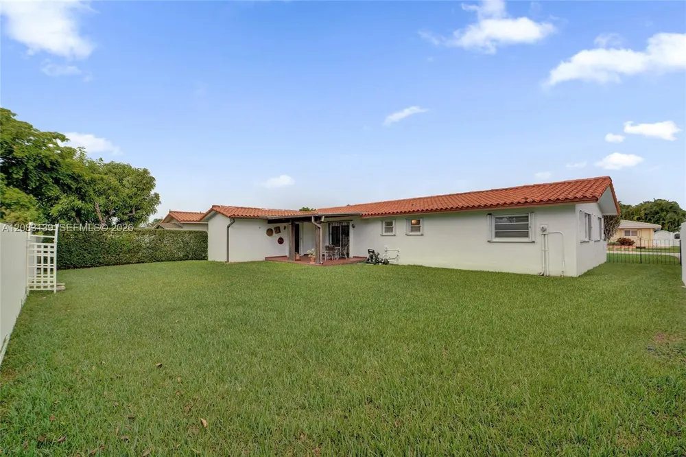 10214 SW 26th Ter Miami, FL 33165