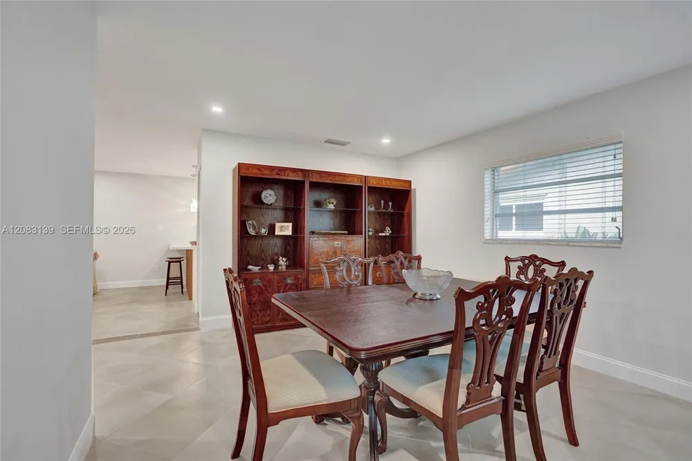 10214 SW 26th Ter Miami, FL 33165