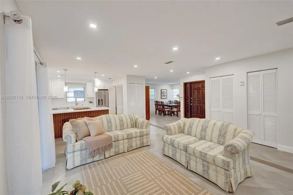 10214 SW 26th Ter Miami, FL 33165