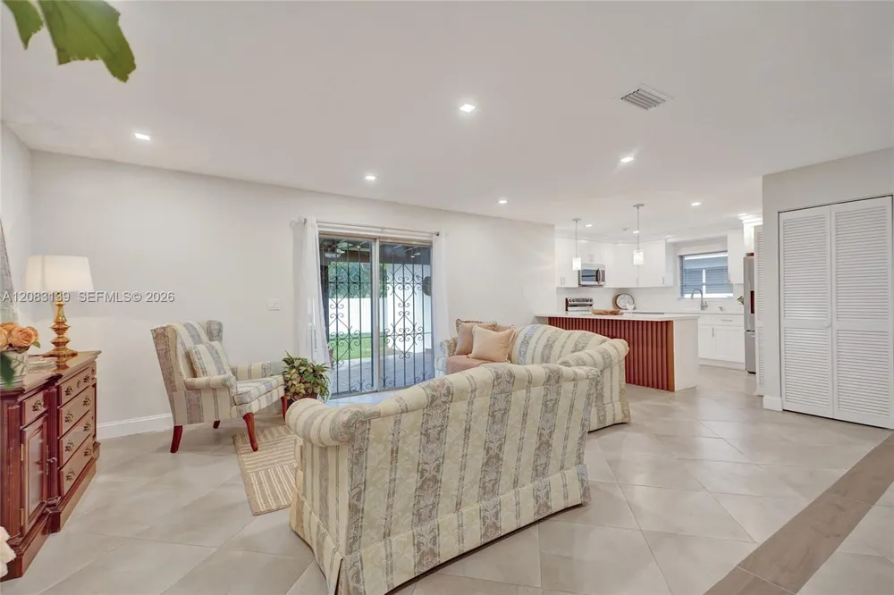 10214 SW 26th Ter Miami, FL 33165