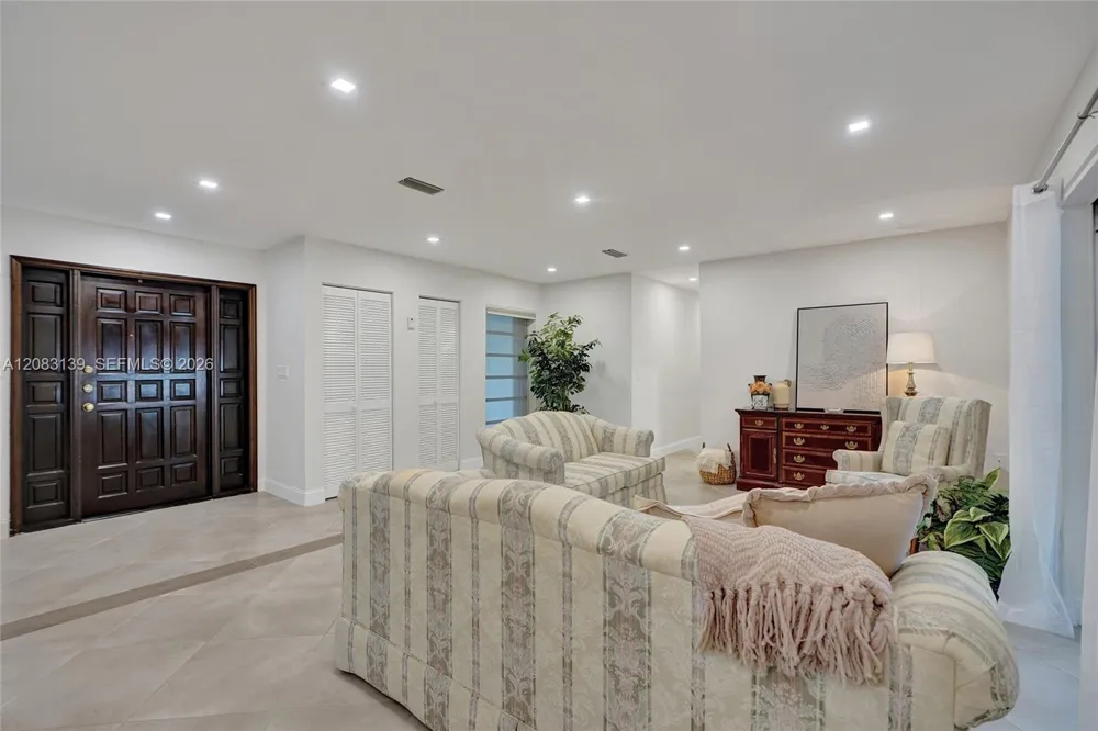10214 SW 26th Ter Miami, FL 33165