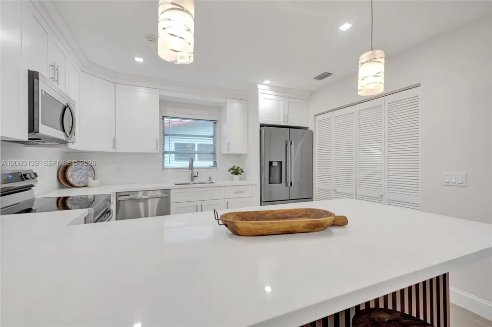 10214 SW 26th Ter Miami, FL 33165