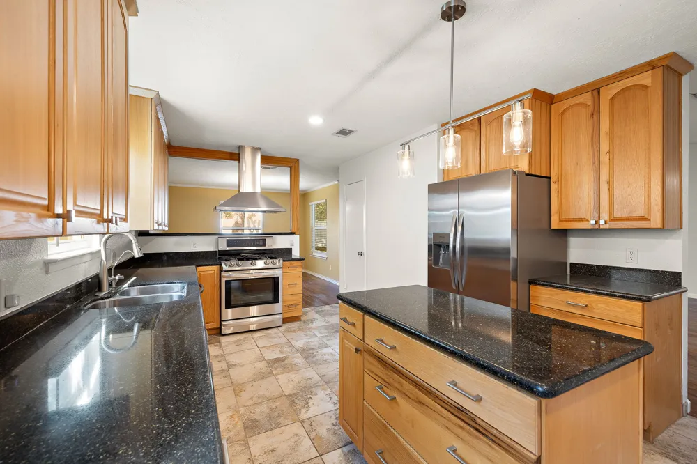 11608 Tanglebriar Trail Austin, TX 78750