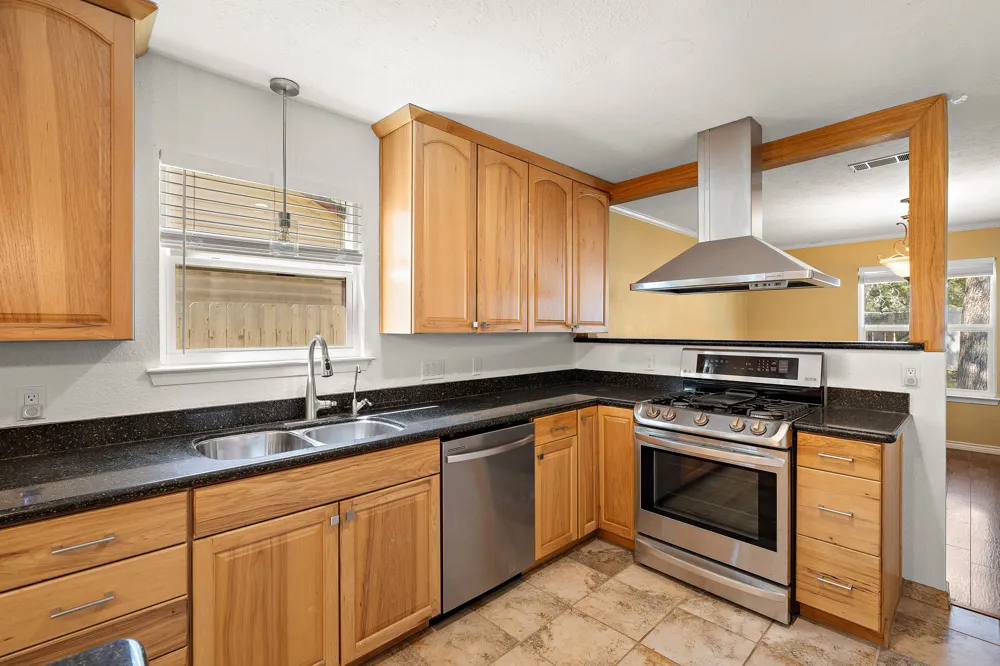 11608 Tanglebriar Trail Austin, TX 78750