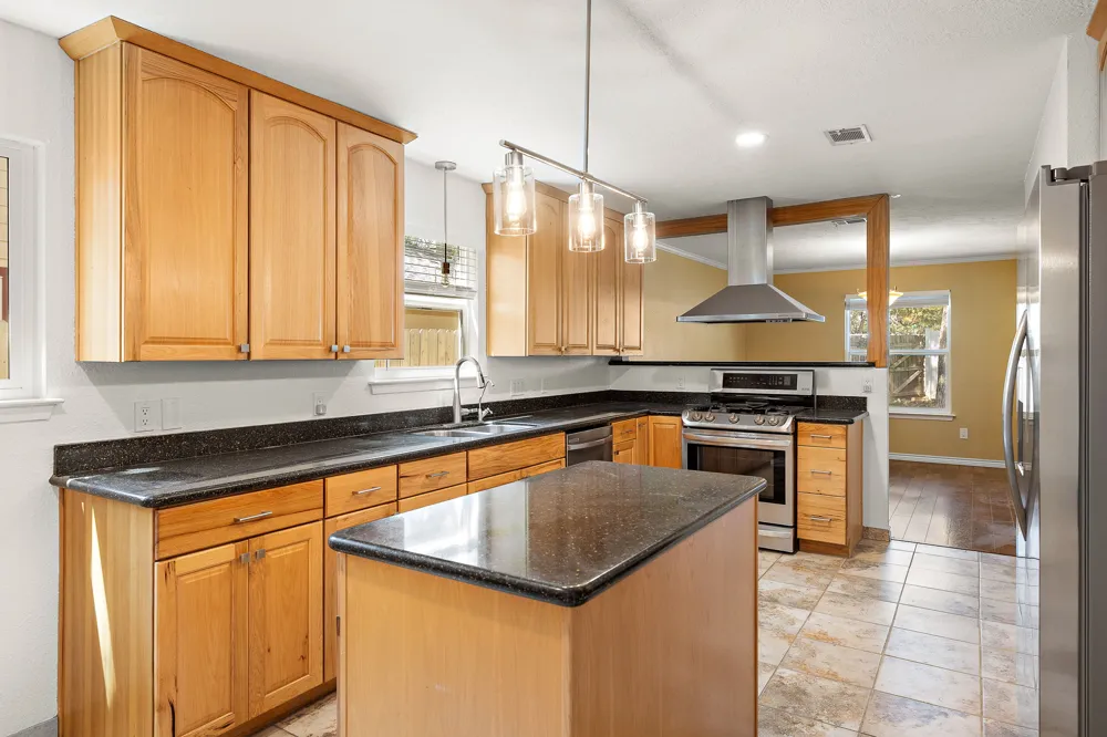 11608 Tanglebriar Trail Austin, TX 78750