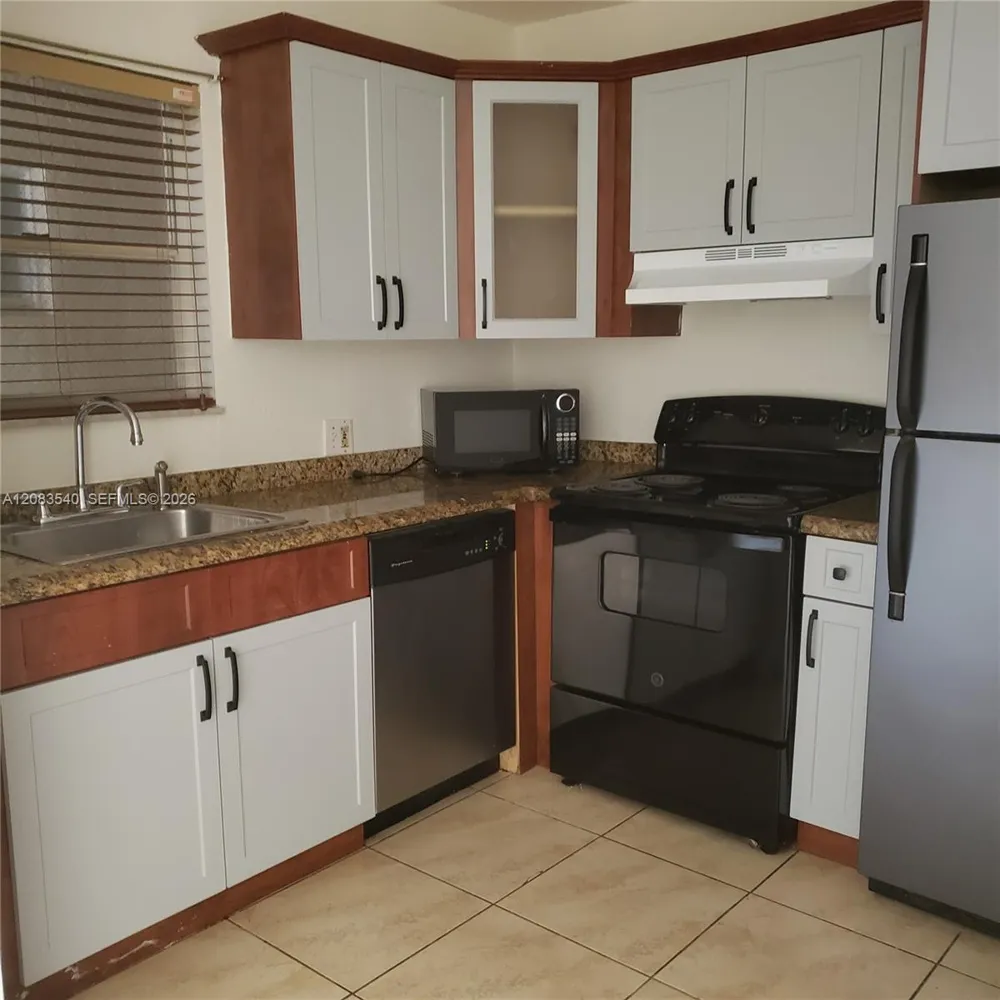 1300 Moffett St #110 Hallandale Beach, FL 33009