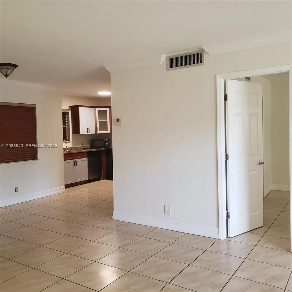 1300 Moffett St #110 Hallandale Beach, FL 33009