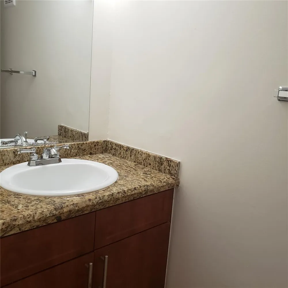 1300 Moffett St #110 Hallandale Beach, FL 33009