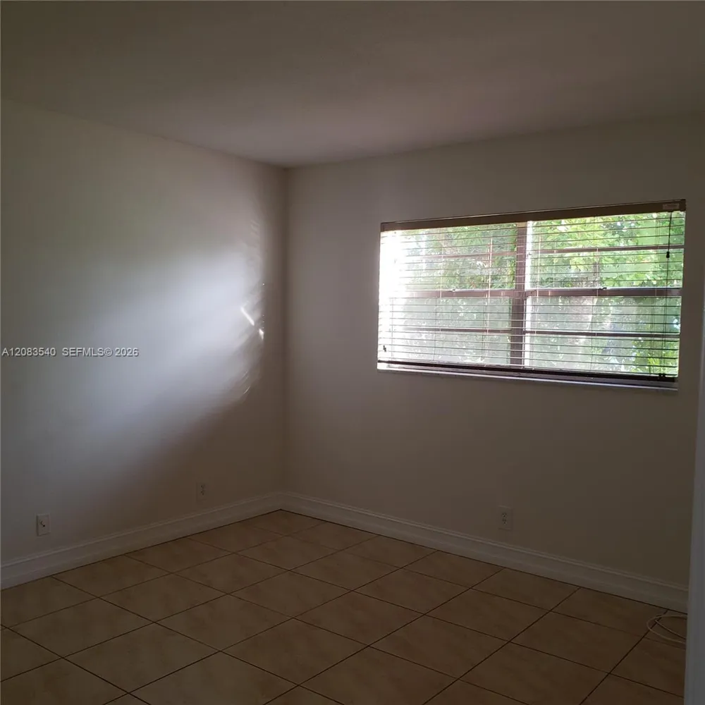 1300 Moffett St #110 Hallandale Beach, FL 33009