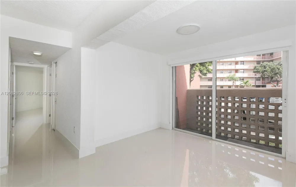 10241 NW 9 STREET CIR #109-5 Miami, FL 33172