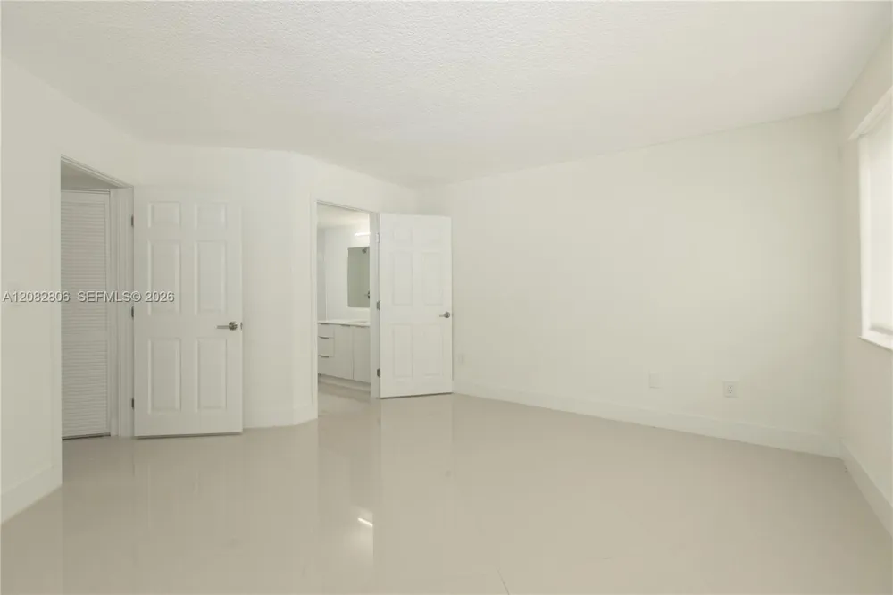 10241 NW 9 STREET CIR #109-5 Miami, FL 33172