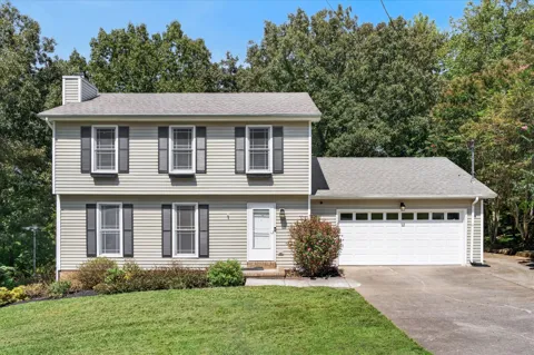 3431 Laurelwood Trail