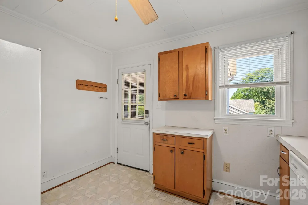 1127 Thompson Avenue Charlotte, NC 28216