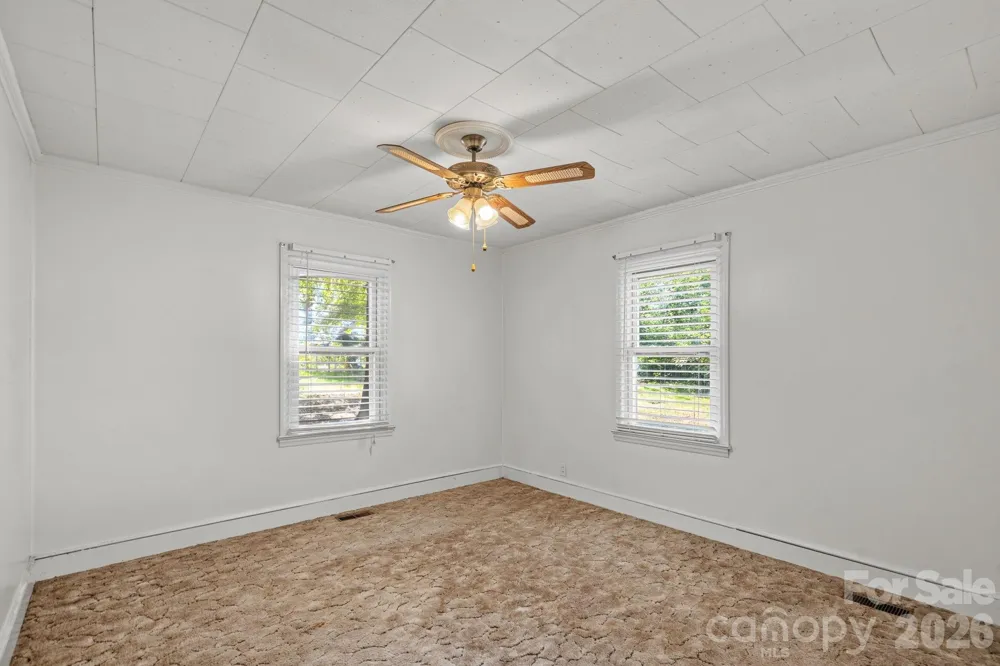 1127 Thompson Avenue Charlotte, NC 28216