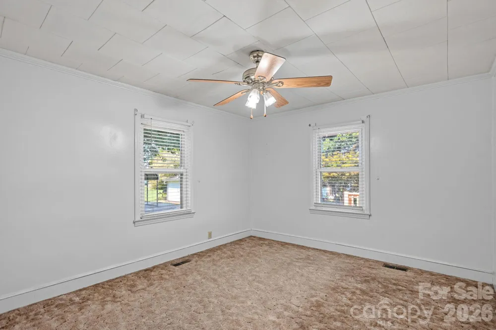 1127 Thompson Avenue Charlotte, NC 28216