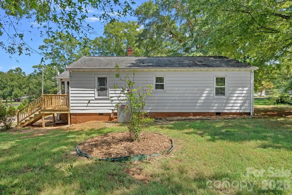 1127 Thompson Avenue Charlotte, NC 28216