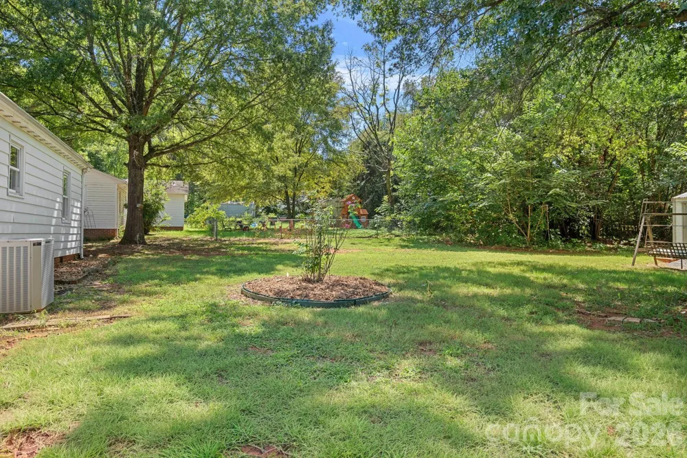 1127 Thompson Avenue Charlotte, NC 28216