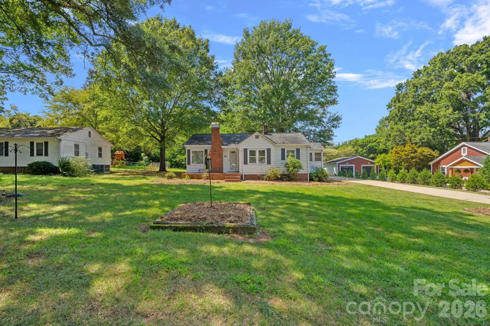 1127 Thompson Avenue Charlotte, NC 28216